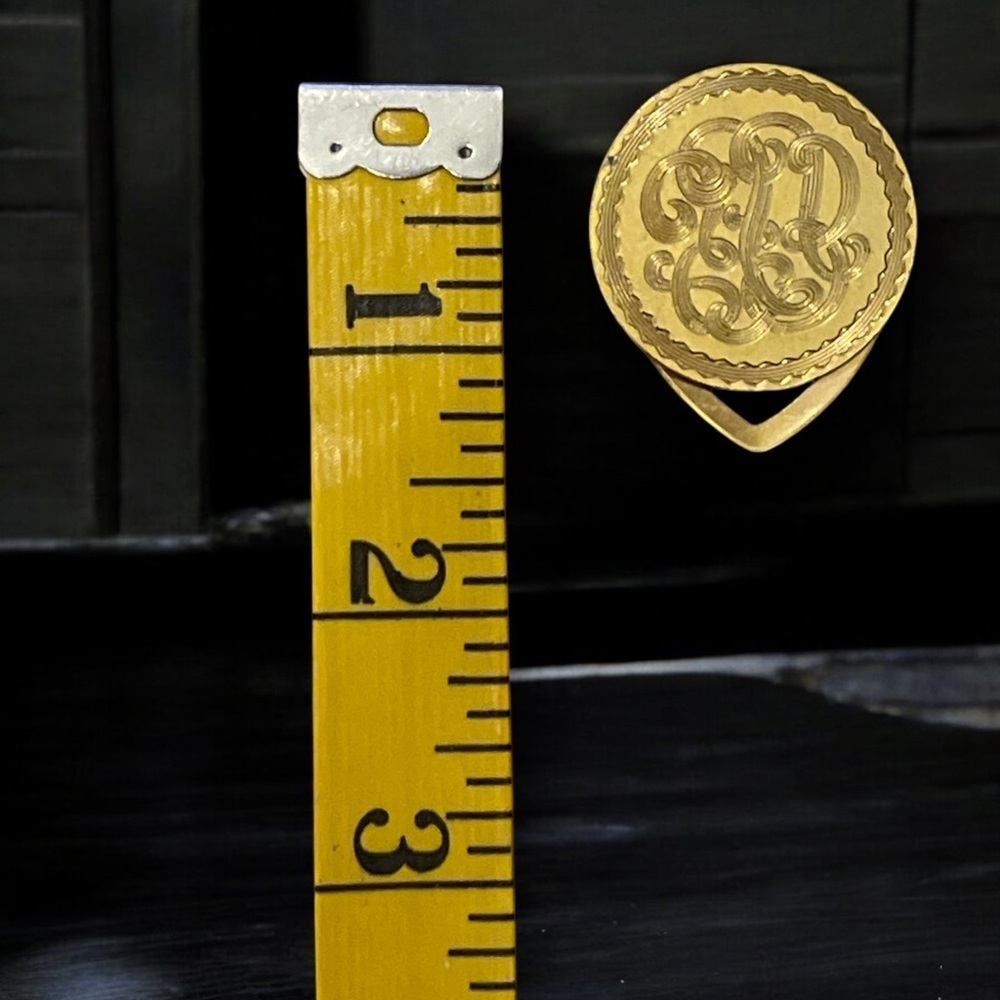 Gold tone Celtic Scarf Holder